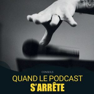 Photo d'une main avec un micro